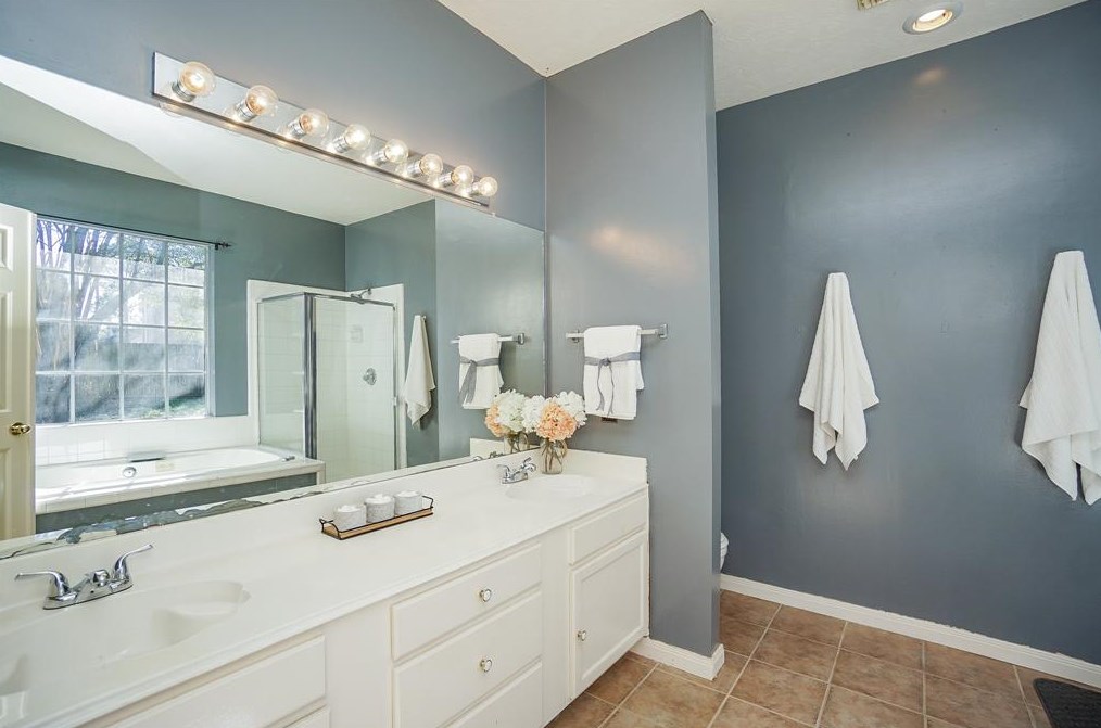 16023 Gladebrook Gln Ln, Houston TX 77095-2530 exterior