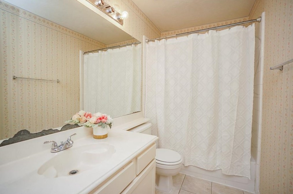 16023 Gladebrook Gln Ln, Houston TX 77095-2530 exterior