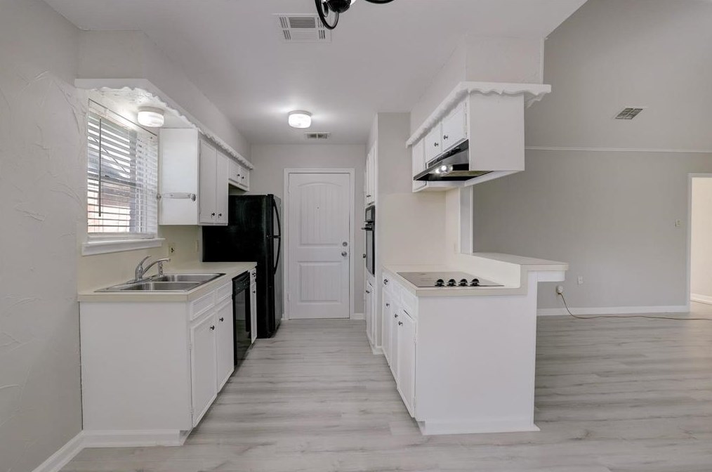 10022 Belfast Rd, Morgans Point TX  77571-4005 exterior