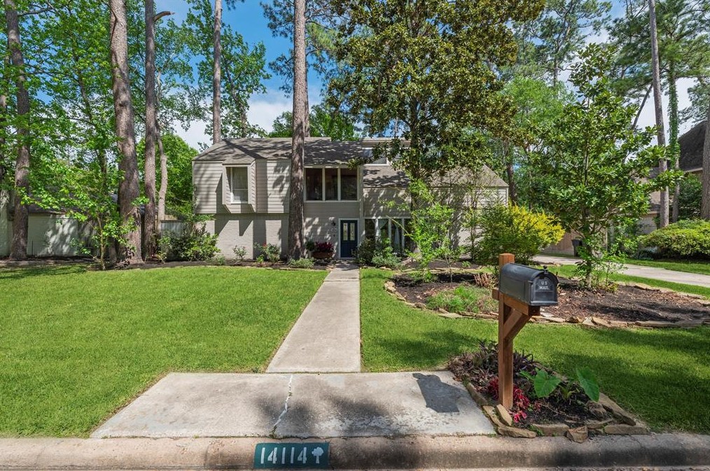 14114 Saddlebend Dr, Houston, TX 77070-2547