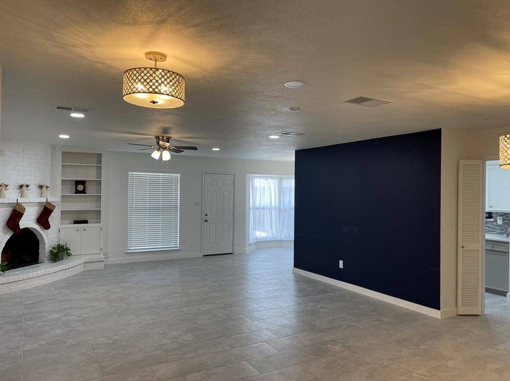 16103 La Avenida Dr, Houston, TX 77062