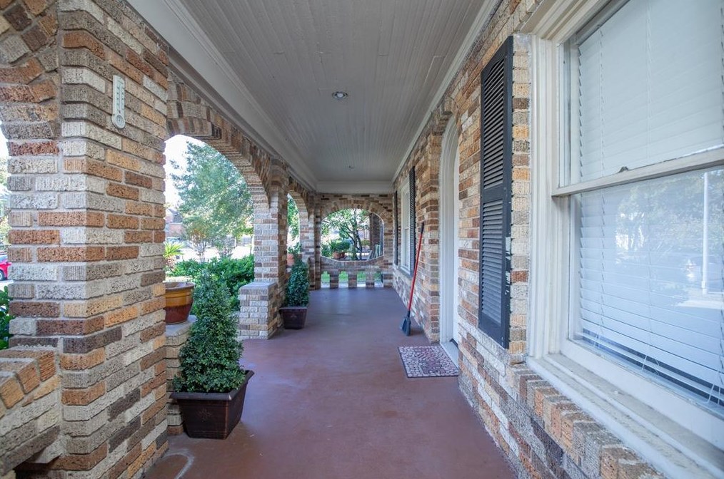 1918 Wentworth St, Houston TX  77004-6044 exterior