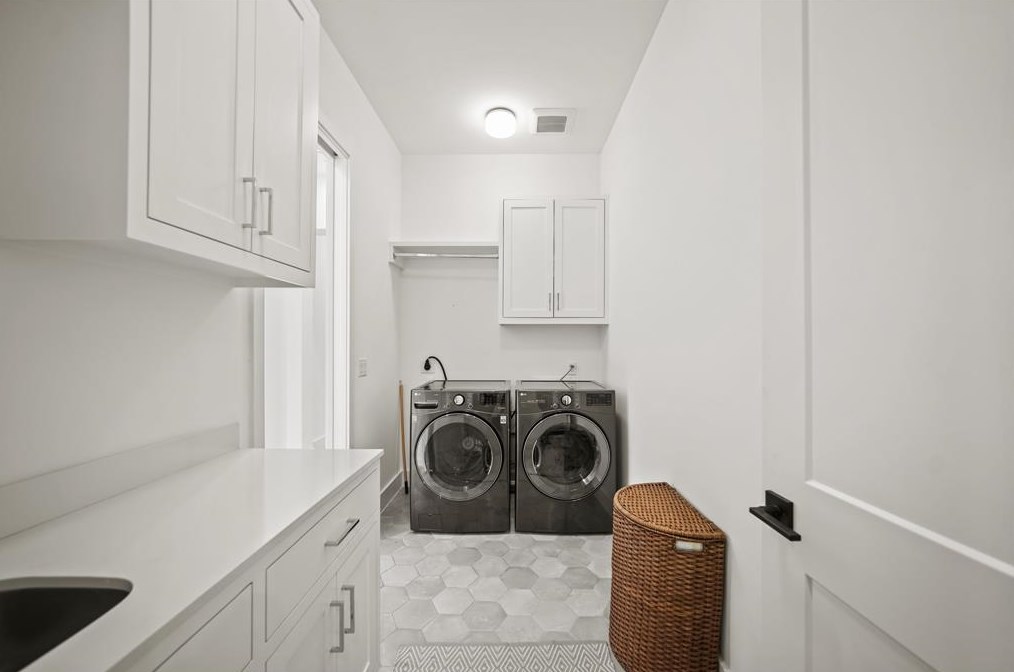 1023 Briarmead Dr, Houston TX  77057-2928 exterior