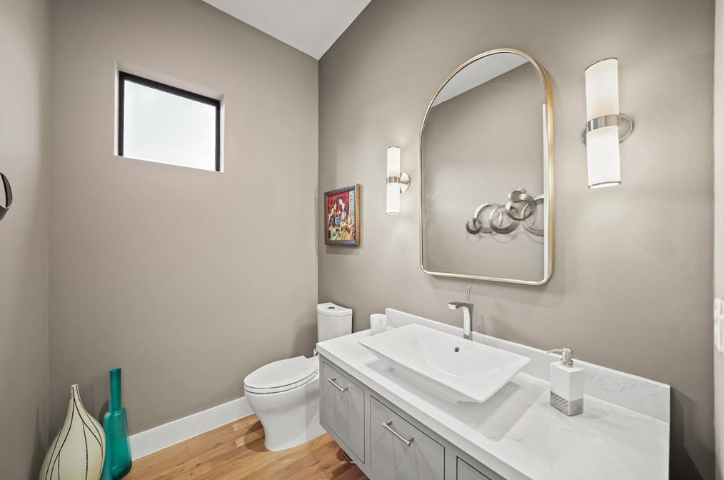 1023 Briarmead Dr, Houston TX  77057-2928 exterior