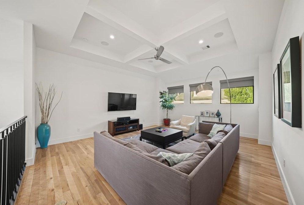 1023 Briarmead Dr, Houston TX  77057-2928 exterior