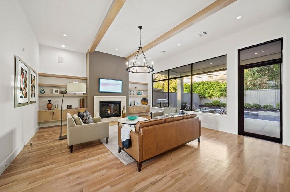 1023 Briarmead Dr, Houston TX  77057-2928 exterior