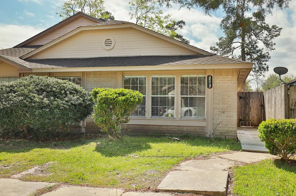 5406 Rivergate Dr, Spring, TX 77373