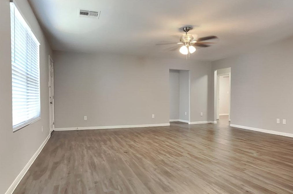 16716 Foursquare Dr, Conroe, TX 77385