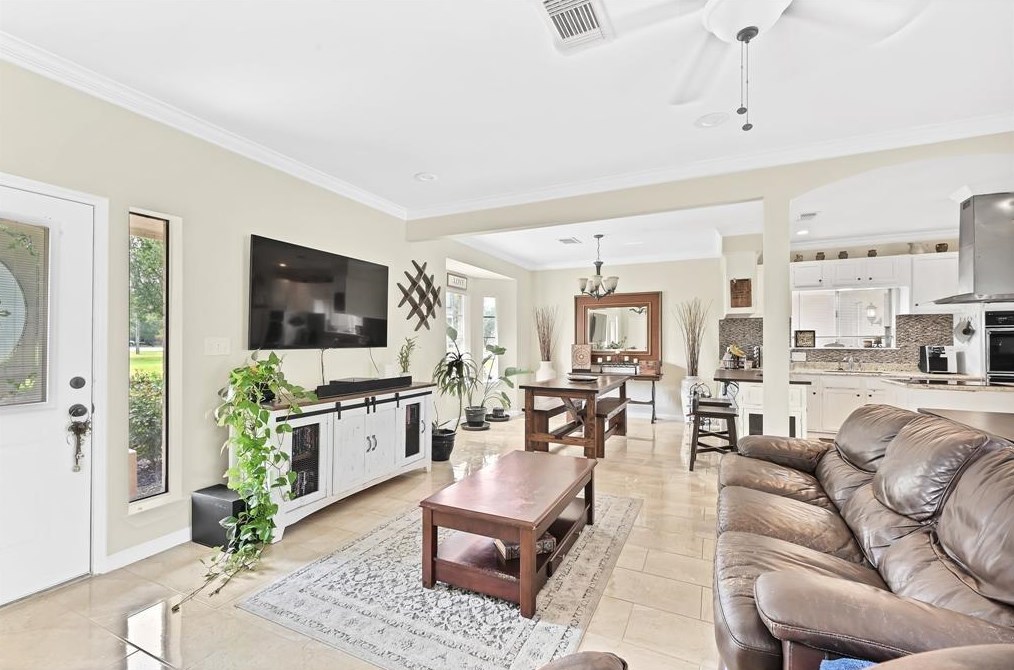 9421 W Sterling Dr, Pearland, TX 77584