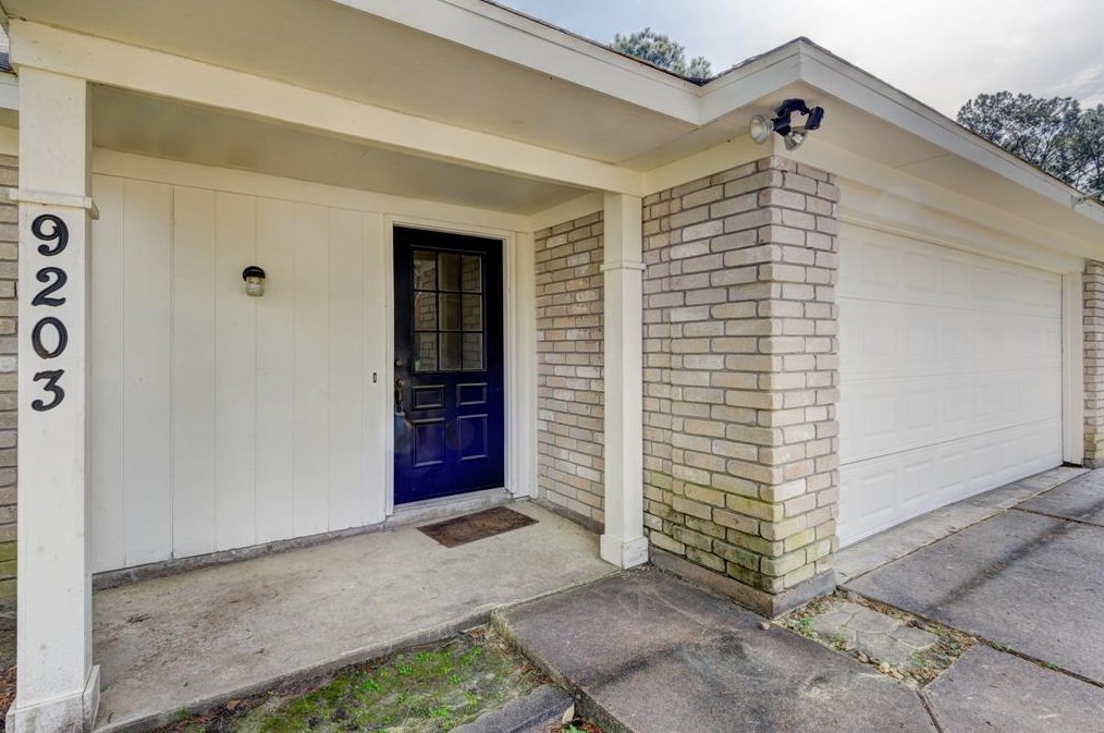 9203 Towerstone Dr, Spring TX  77379-4463 exterior