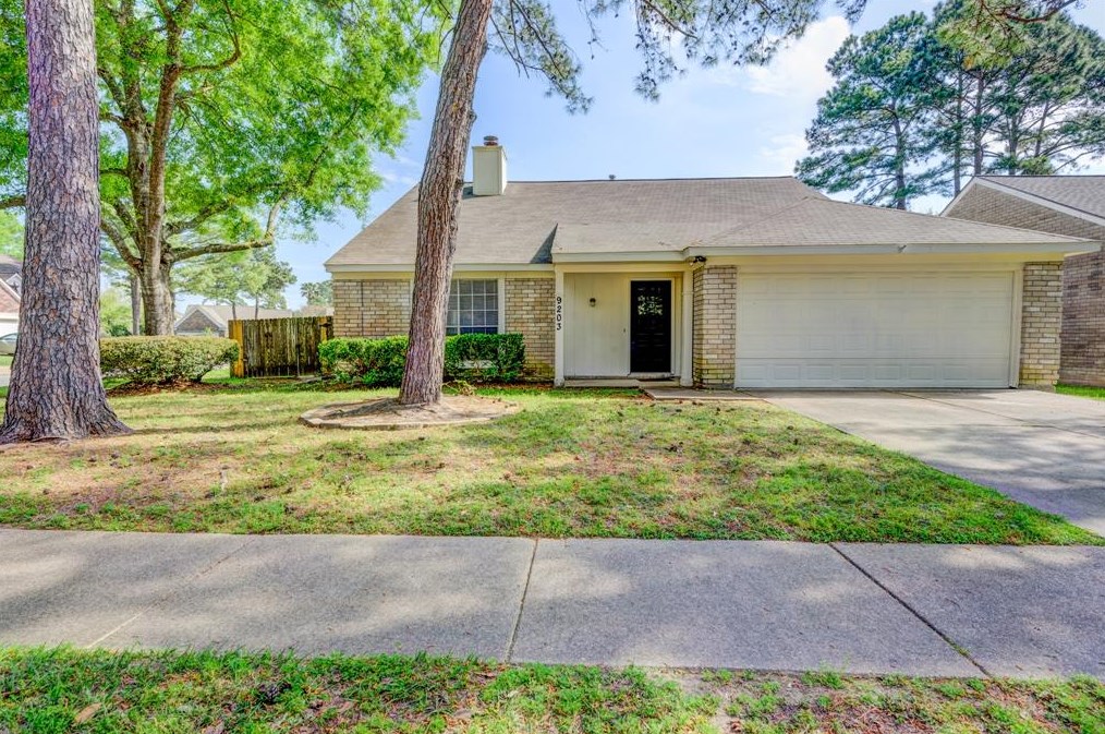 9203 Towerstone Dr, Spring TX  77379-4463 exterior