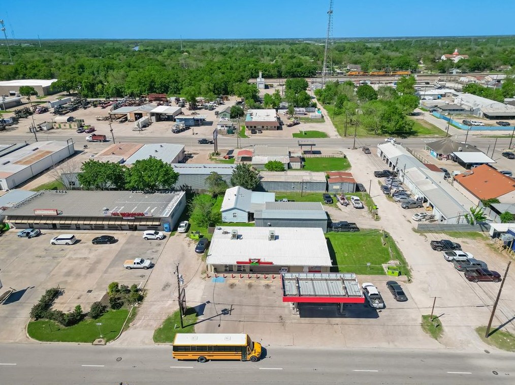 1301 Avenue I, Richmond, TX 77471