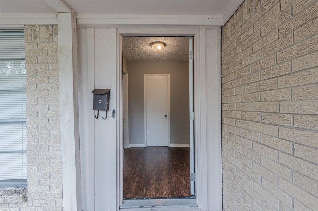 5206 Trail Lake Dr, Houston, TX 77045-4037