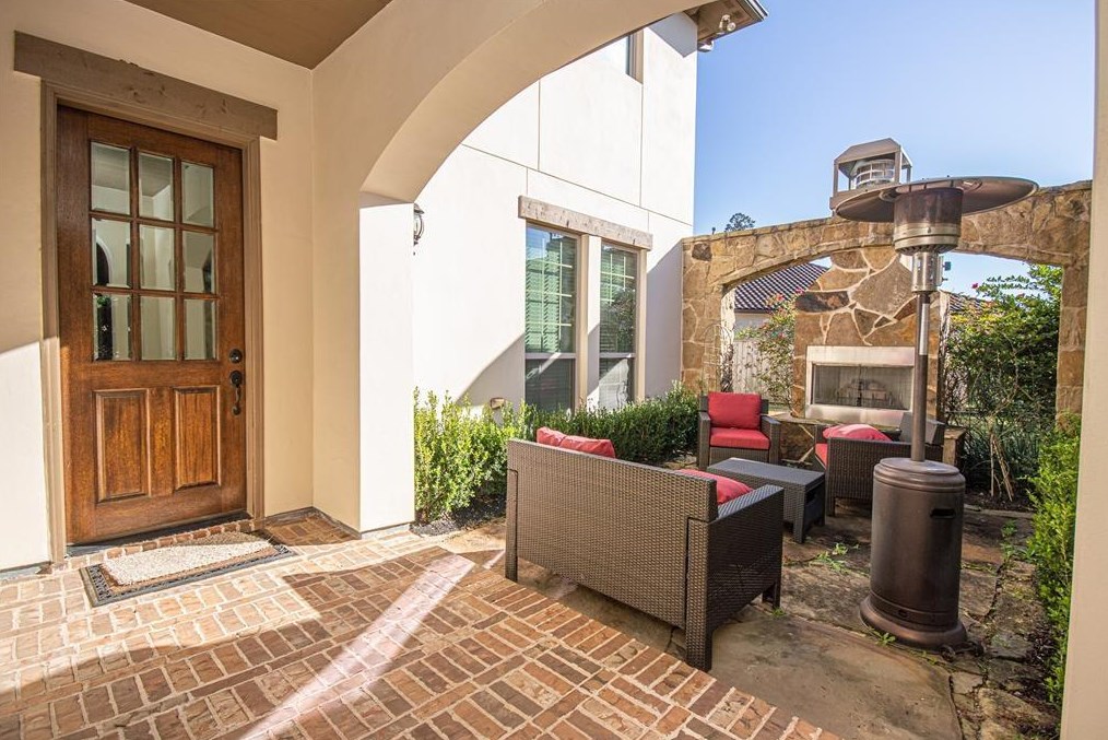 22 Pondera Point Dr, Tomball, TX 77375