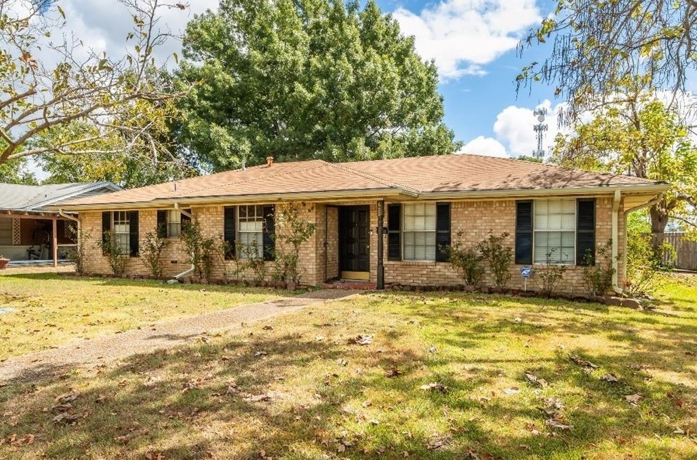 600 N Bailey St, Fallon, TX 76667