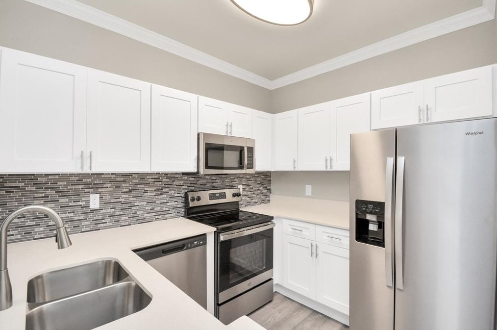 2222 Maroneal St, Houston, TX 77030-3242