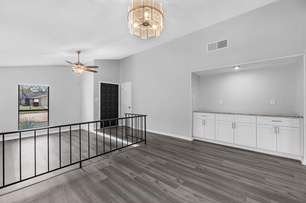 7307 Loma Alta Dr, Houston TX 77083-4242 exterior