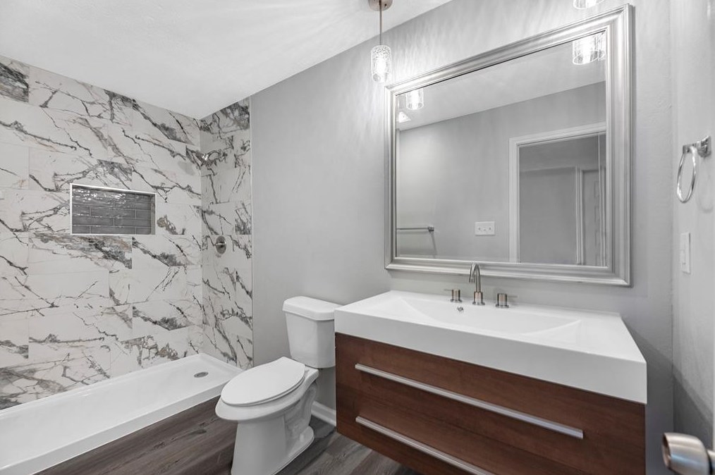 7307 Loma Alta Dr, Houston TX 77083-4242 exterior