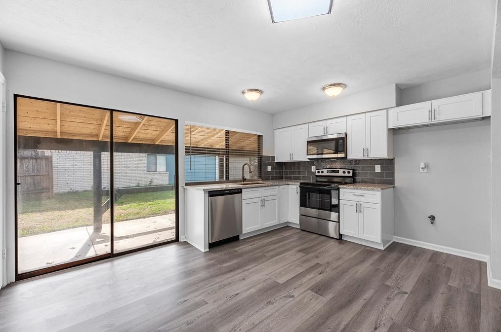 7307 Loma Alta Dr, Houston TX 77083-4242 exterior