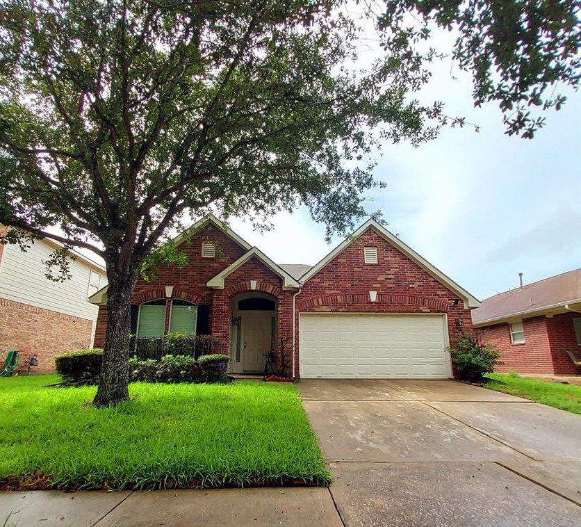 10926 Mossy Hollow Ln, Houston, TX 77075-5318