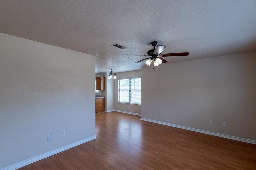 144 Sendero Dr, Huntsville, TX 77340
