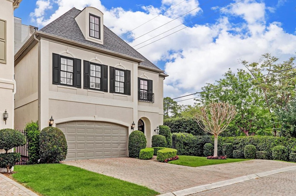 1207 Ripple Creek Dr, Houston, TX 77057