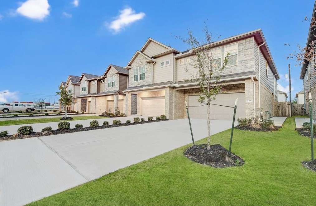 522 N 6th St, Morgans Point, TX 77571