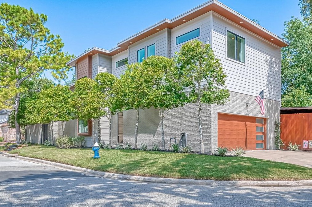 10818 Pepper Ln, Houston, TX 77079-3602