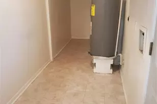 204 Banyan St, Lake Jackson, TX 77566 - Photo 2