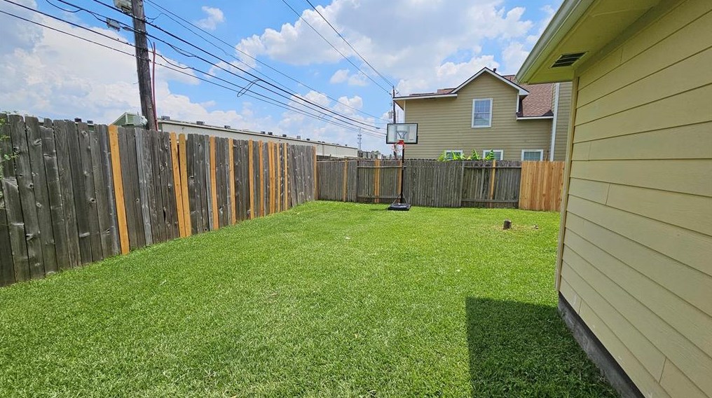 10103 Duchamp Dr, Houston, TX 77036-8605