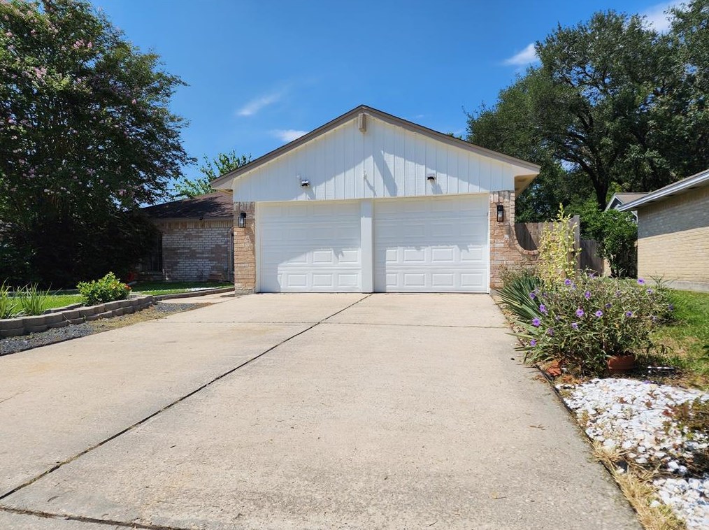 11215 Gautier Dr, Houston, TX 77065