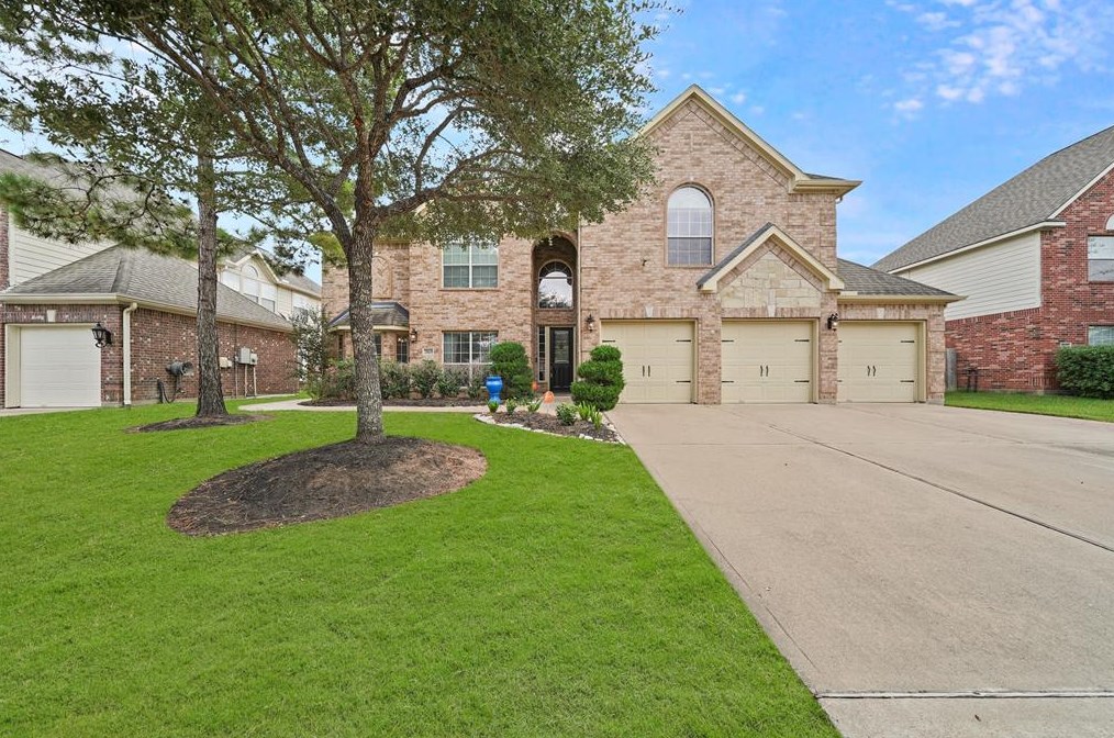 25619 Canyon Crossing Dr, Richmond, TX 77406