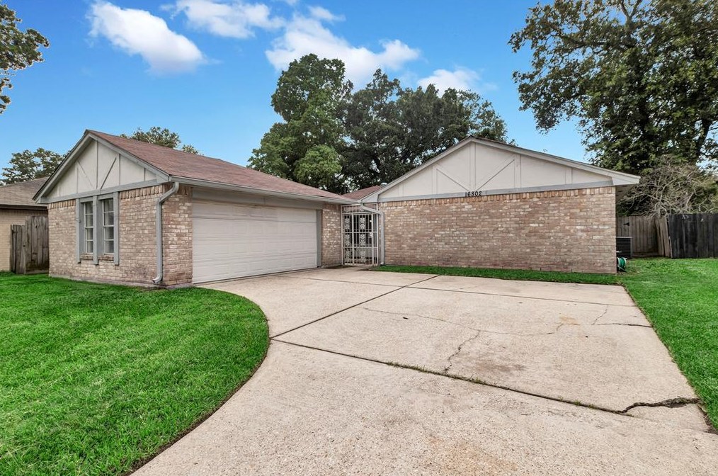 16802 Glen Eagle Dr, Conroe, TX 77385