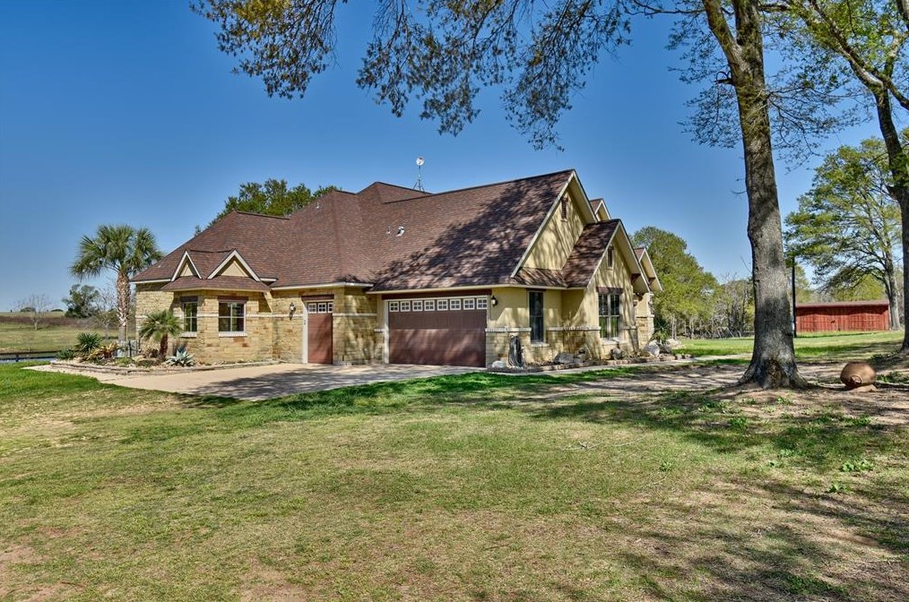 3882 Reinhardt Rd, Bellvue TX  77418-4205 exterior