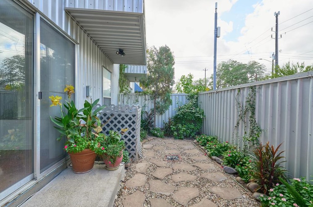 2811 Crawford St, Houston, TX 77004