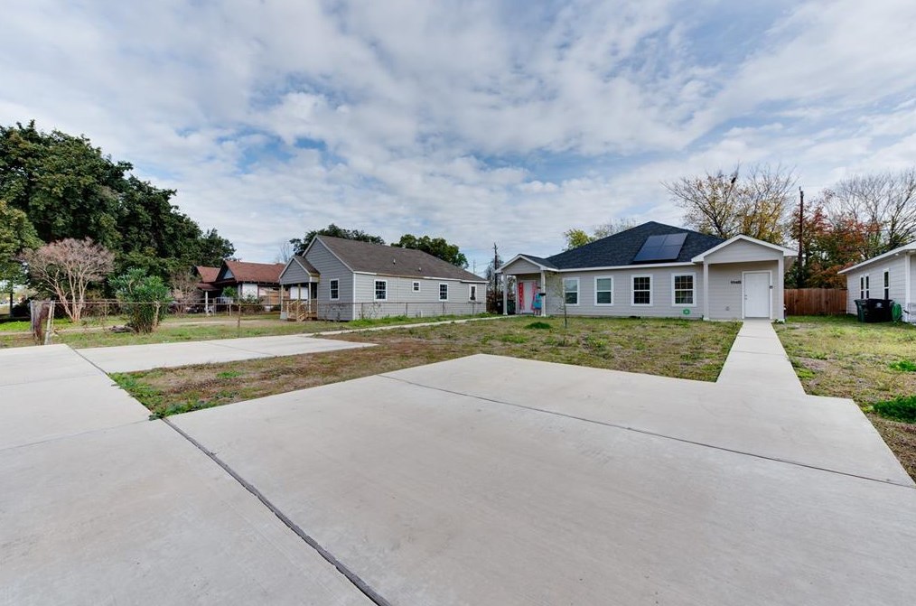 1114 Clinton Park St #b, Houston, TX 77029