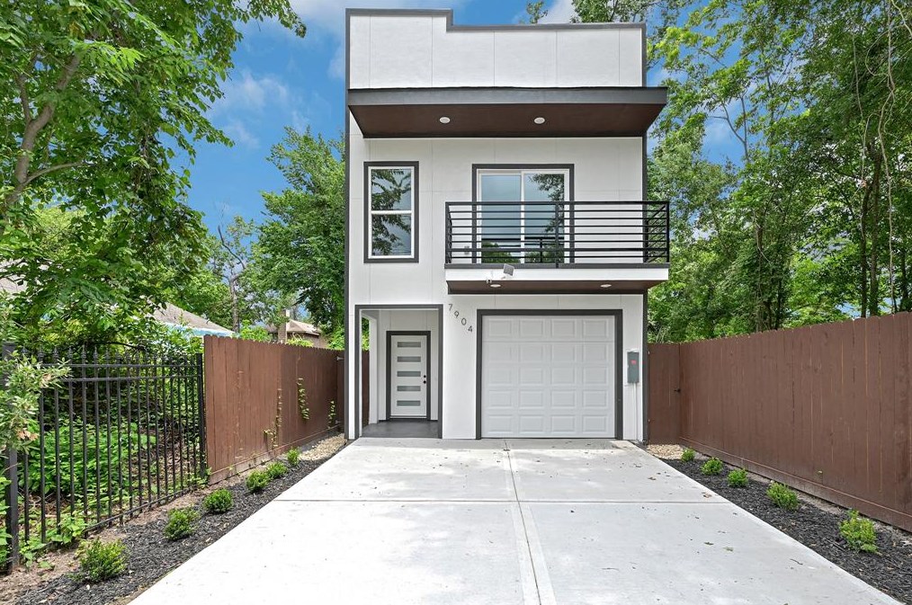 7904 Tower, Houston TX  exterior