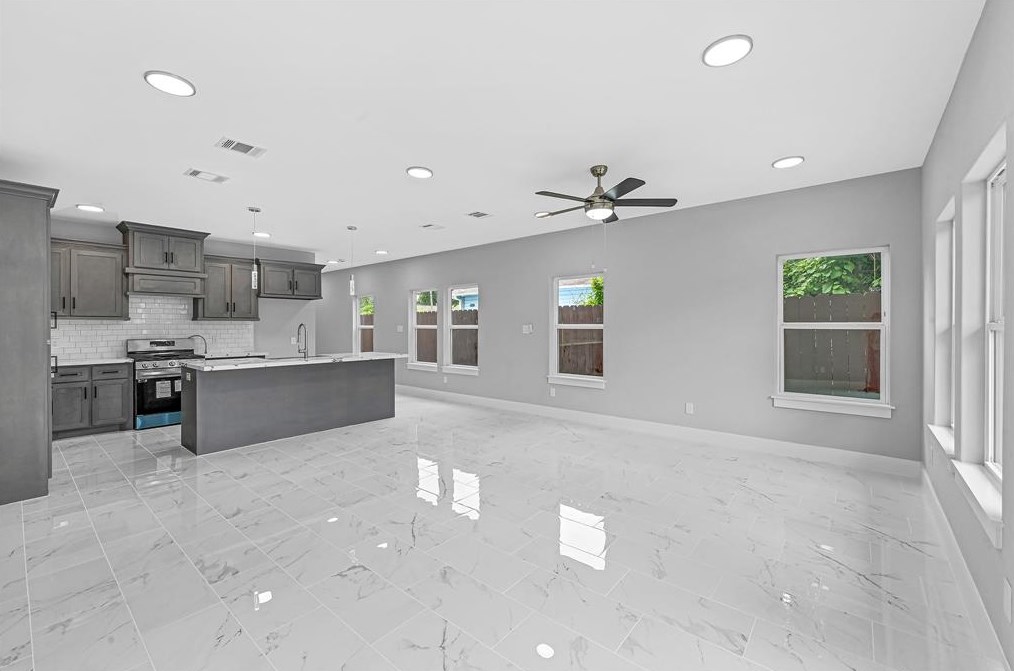 7904 Tower, Houston TX  exterior