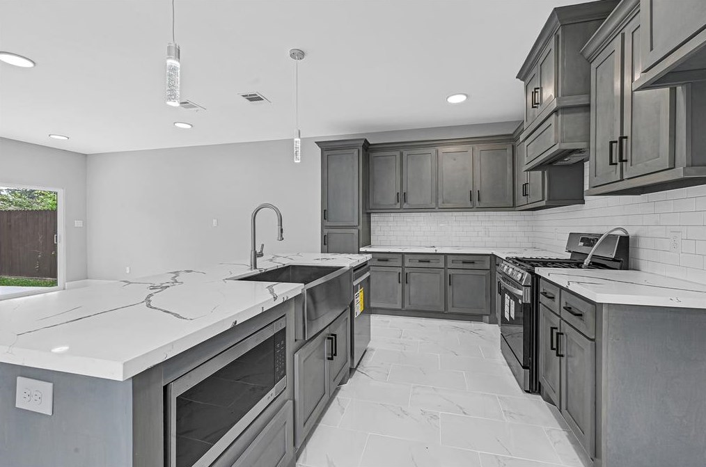 7904 Tower, Houston TX  exterior