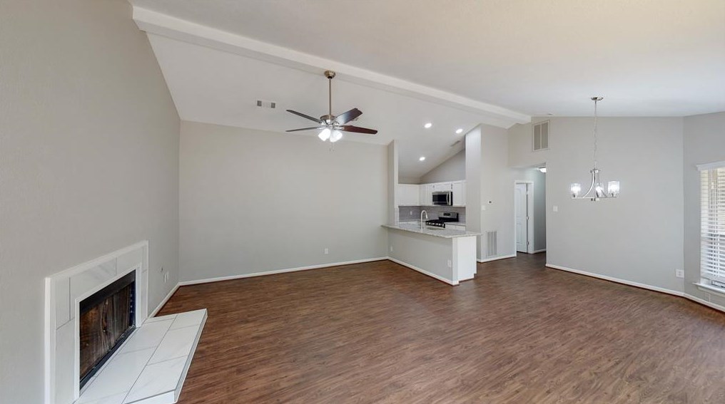 31 Tulip Hill Ct, Spring TX  77380-2716 exterior