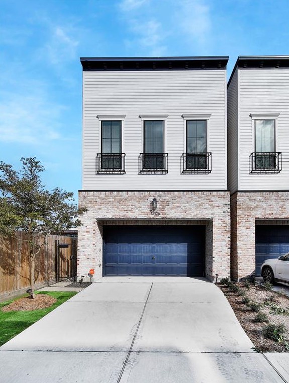 1306 Laird St, Houston, TX 77008