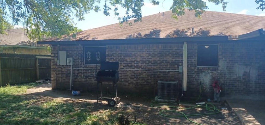 7130 Kings Dr, Baytown, TX 77521-1106