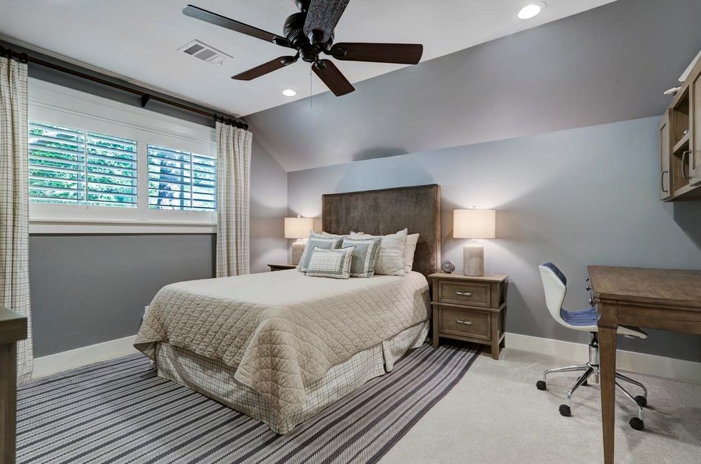 10027 Cedar Crk Dr, Houston TX  77042-2045 exterior