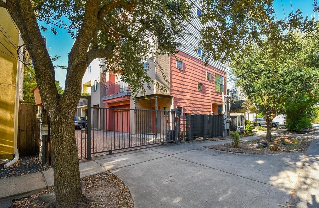4517 Eigel St, Houston, TX 77007
