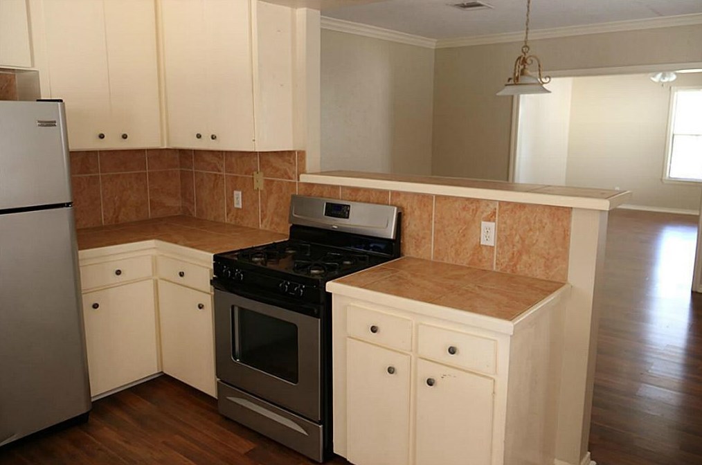 1220 Ashland St, Houston TX  77008-6740 exterior
