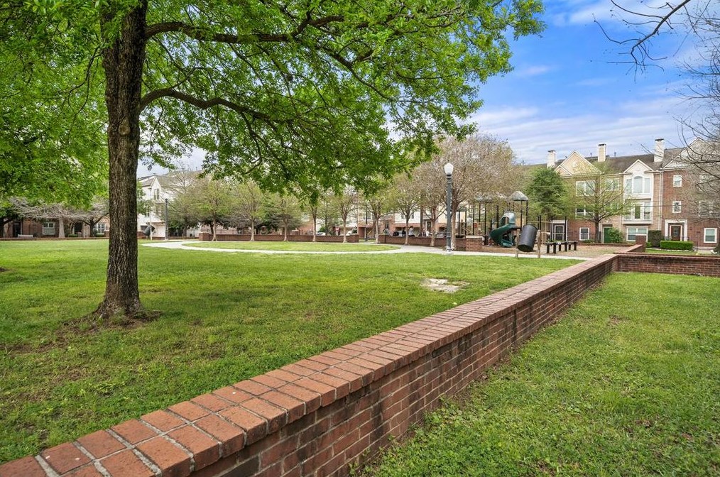 1308 Webster St, Houston TX  77019-5542 exterior