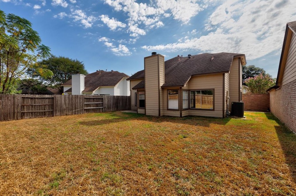 4623 Grn Trl Dr, Houston TX 77084-2949 exterior