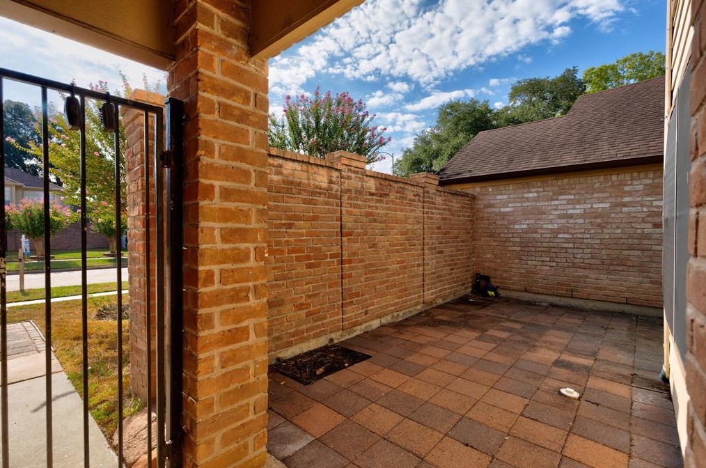 4623 Green Trail Dr, Houston, TX 77084-2946