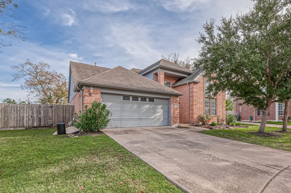 818 Heather Park Ct, Sugar Land, TX 77479