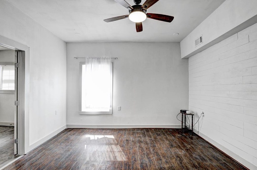 240 N York St #1, Houston, TX 77003